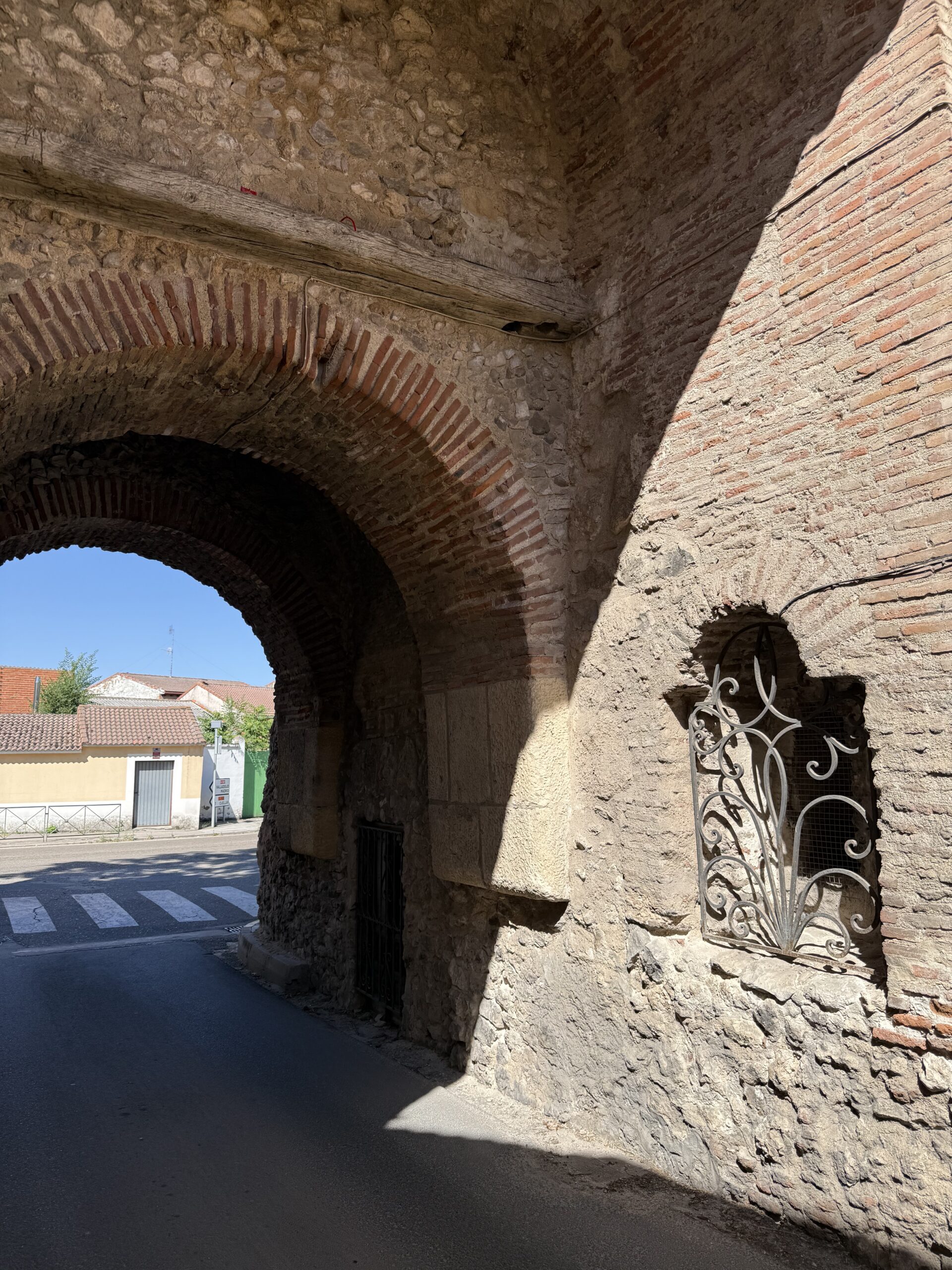 Forografia del arco de la villa, uno de los arcos de Olmedo
