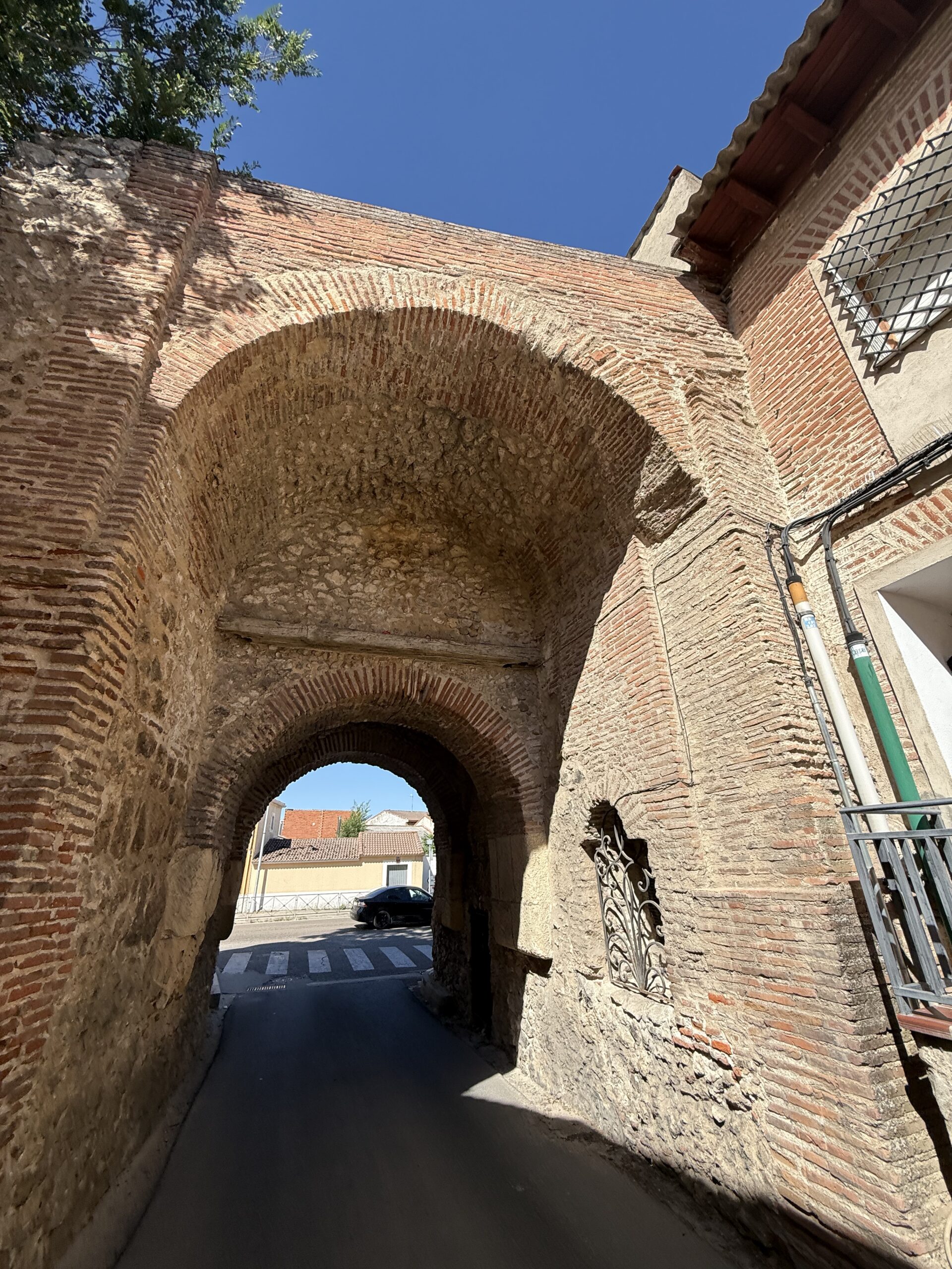 Forografia del arco de la villa, uno de los arcos de Olmedo