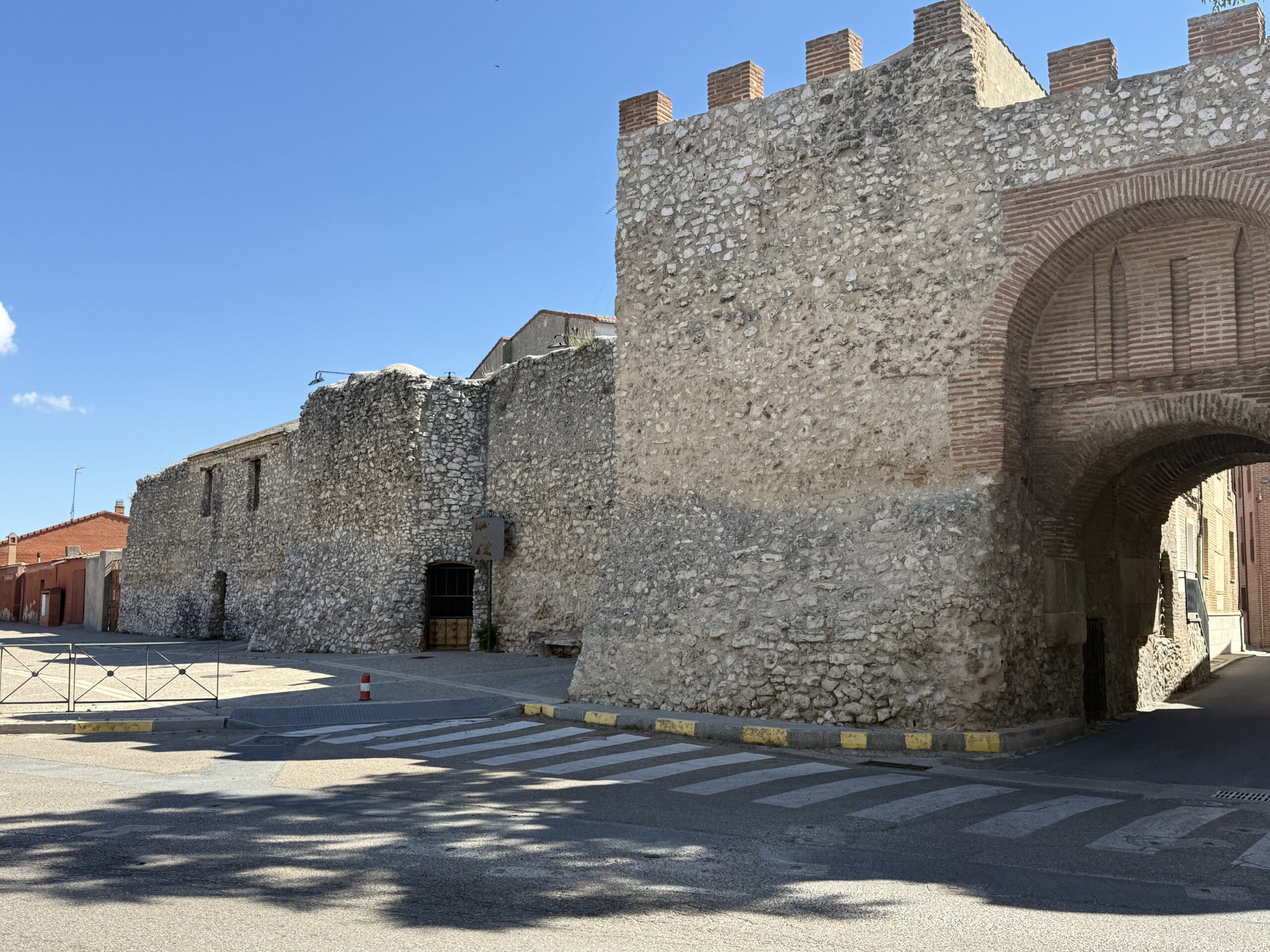 Forografia del arco de la villa, uno de los arcos de Olmedo