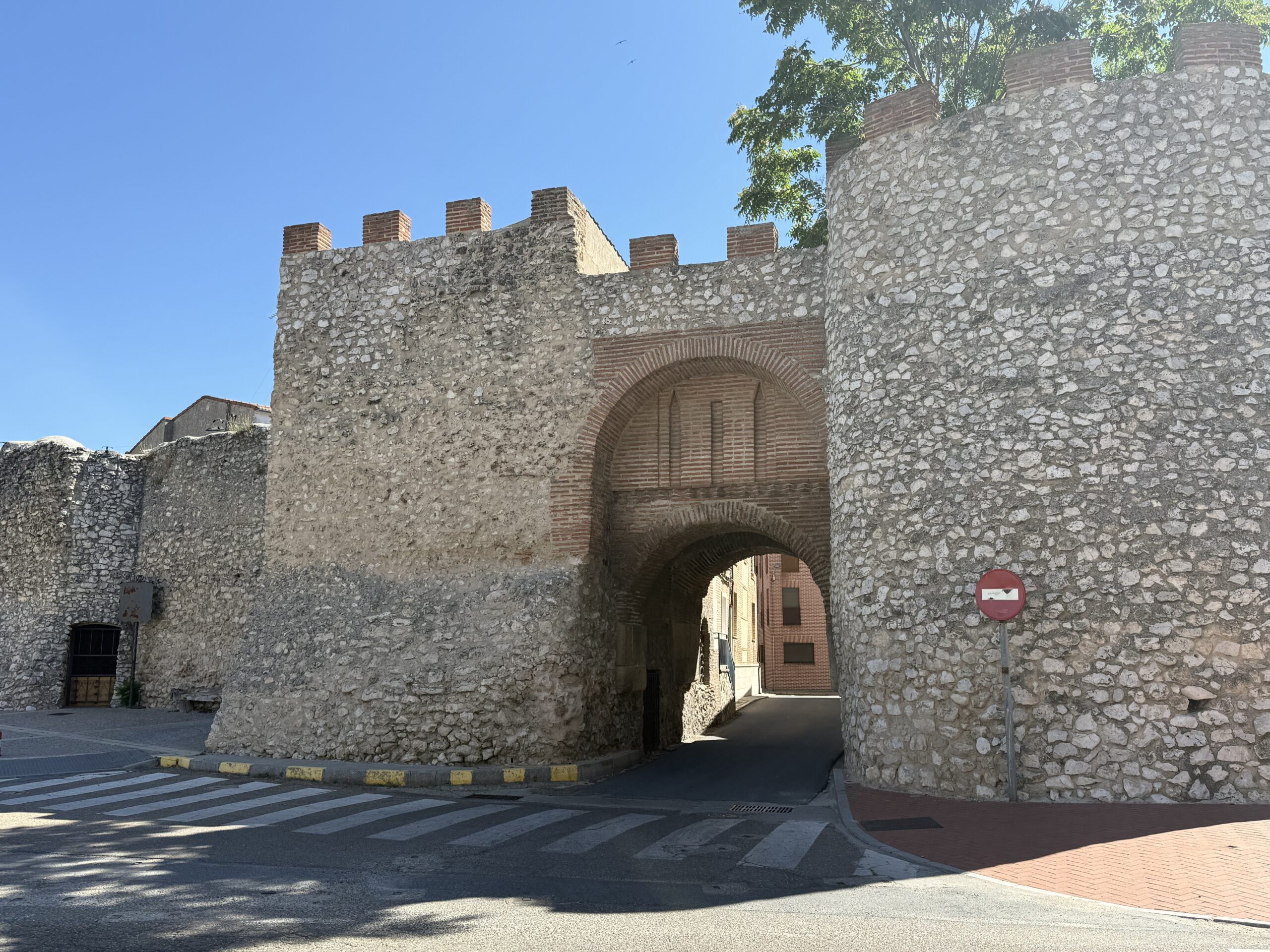 Forografia del arco de la villa, uno de los arcos de Olmedo