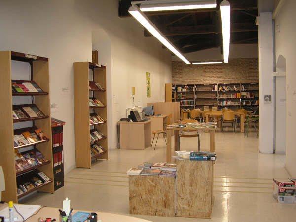 Bilbioteca municipal sala informatica
