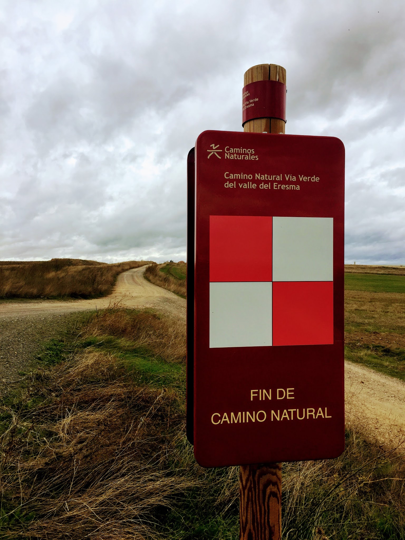 Cartel que informa del fin del camino natural de la Vía verde