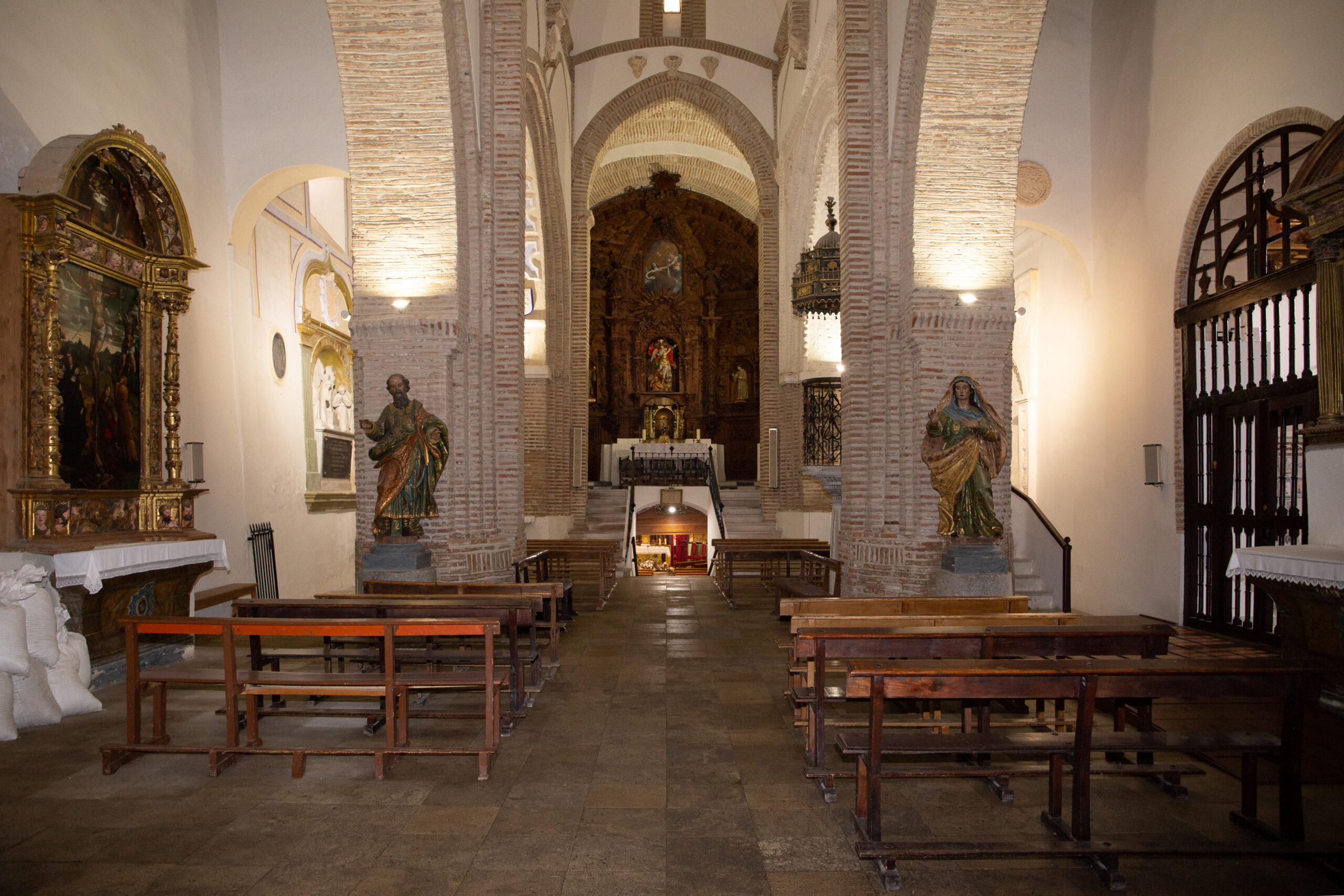 Interior de la Iglesia de San Miguel, en concreto la entrada