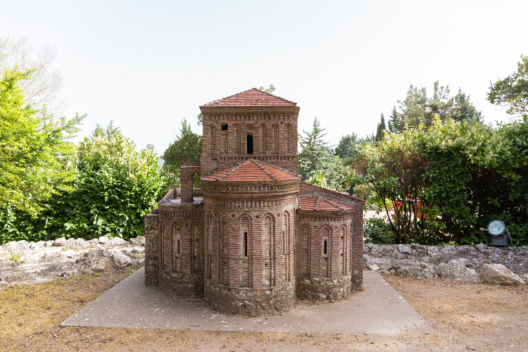 Replica la Lugareja