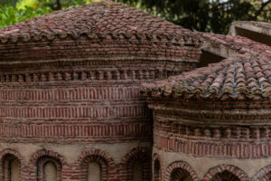 Imagen de la replica de la iglesia de San Salvador, una de las replicas del parque temático Mudéjar en la villa de Olmedo