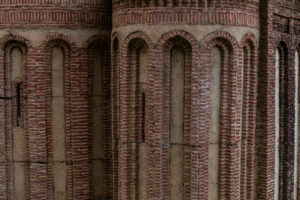 Imagen de la replica de la iglesia de San Salvador, una de las replicas del parque temático Mudéjar en la villa de Olmedo