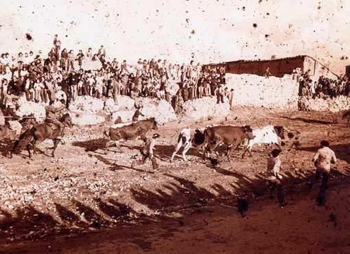 Foto antigua de un encierro sacada en el año 1960