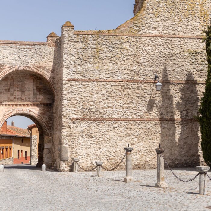 Arco de San Miguel y Murallas