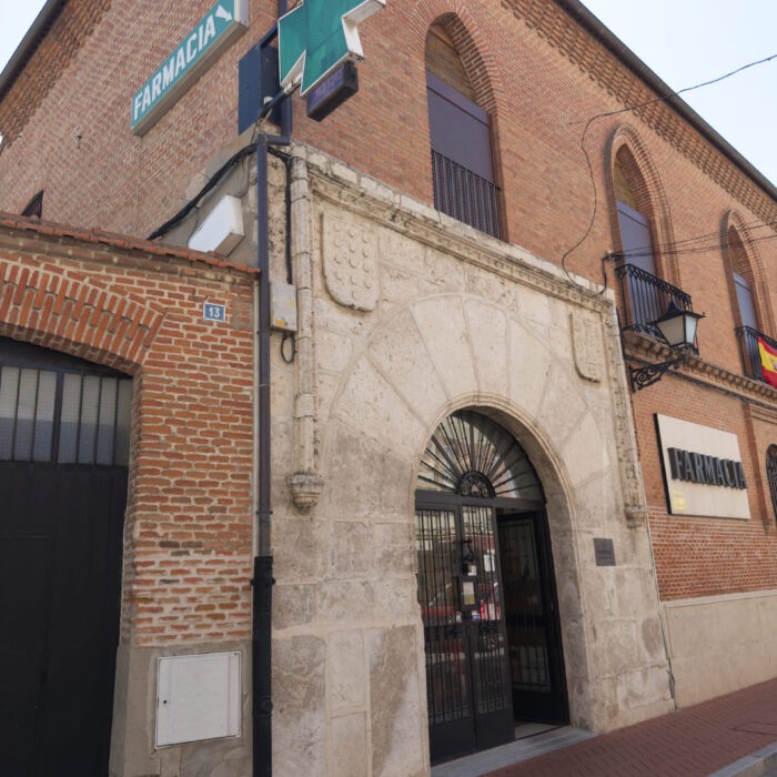 fotografía de la puerta a la casa de los Dávila