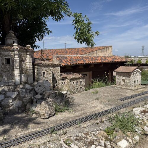 Fotografía de la replica del monasterio de San Saturio